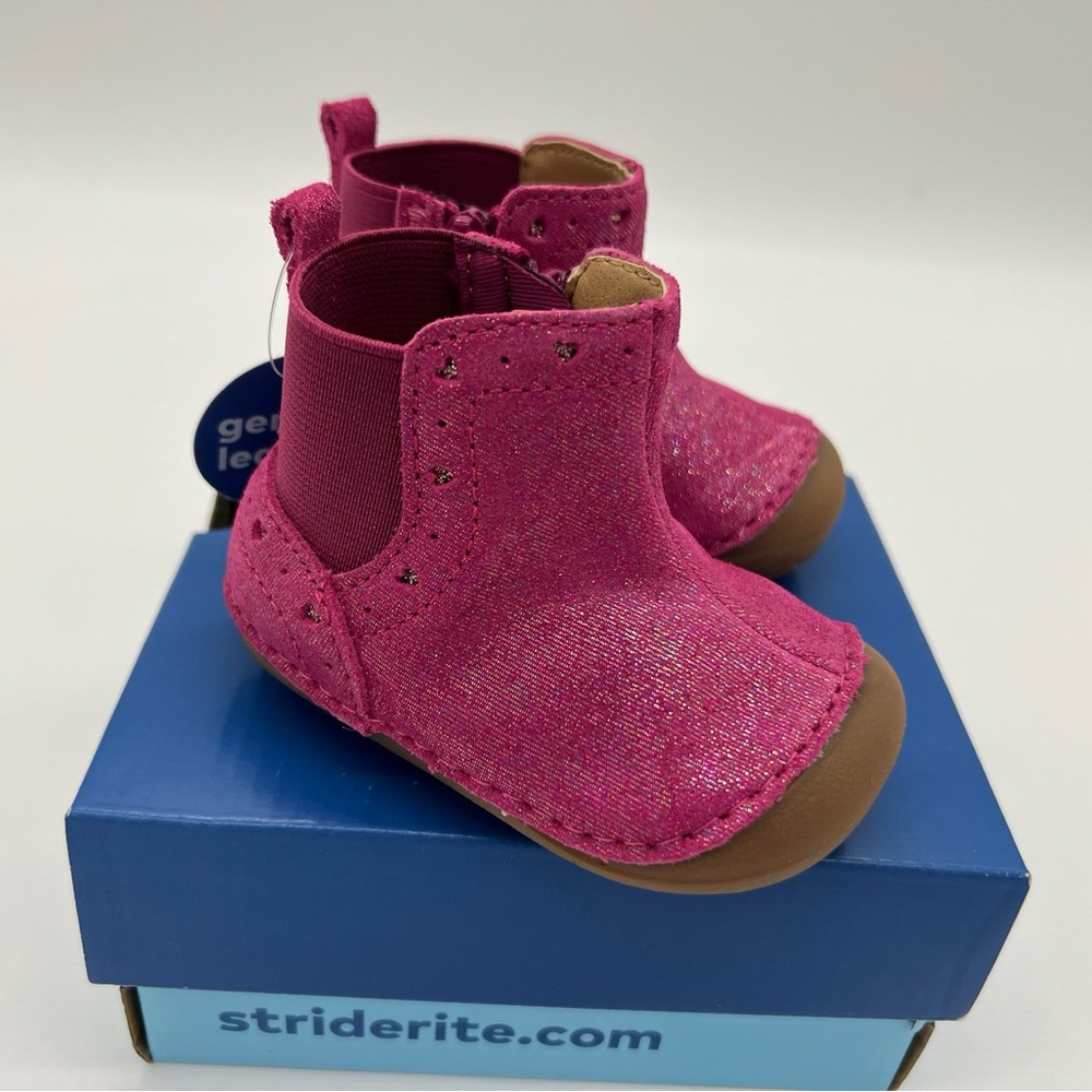 Stride Rite Unisex SM AGNES 2.0 Boot BERRY, Size 3W